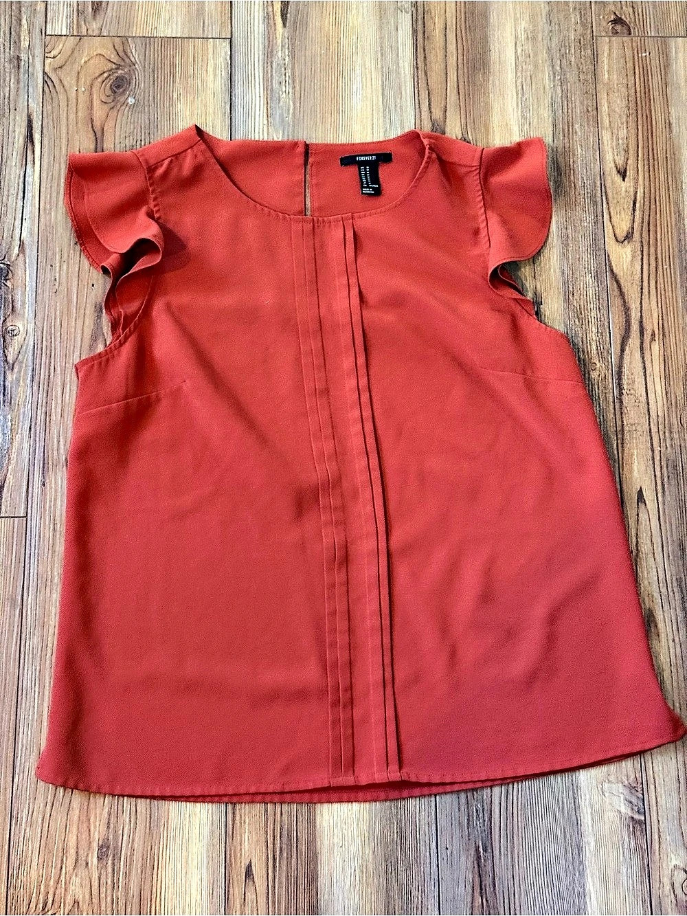 Forever 21 Ruffle Sleeve Blouse in Red Size Medium Like New